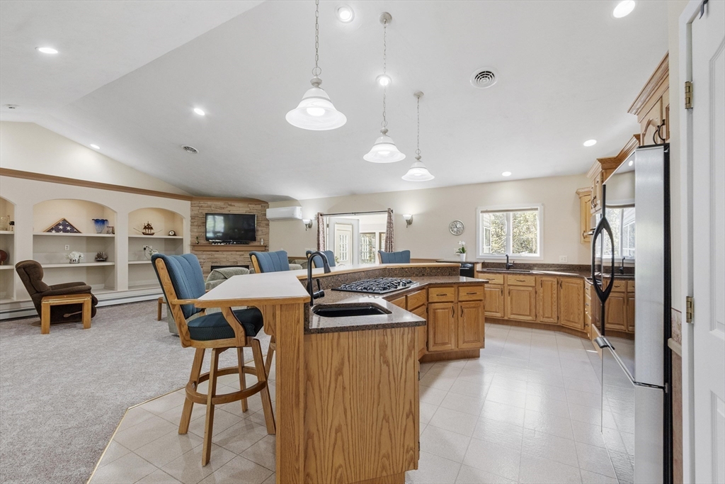 118 Willis Road Gardner, MA 01440 - Photo 13 of 42