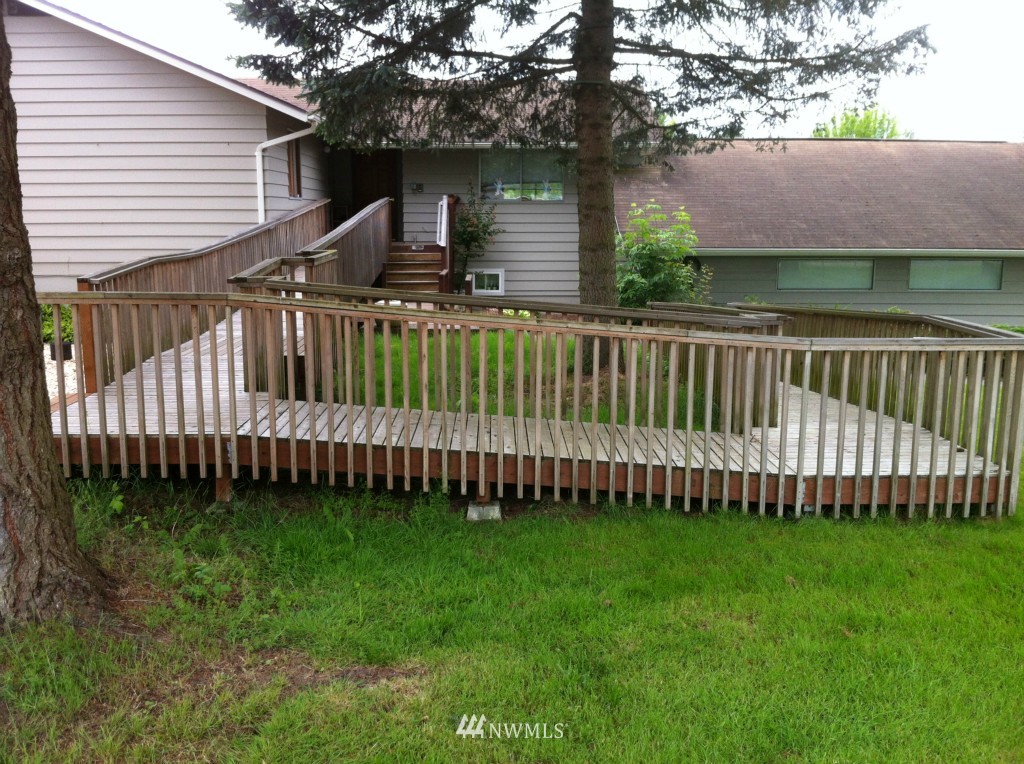 11220 8th Street East Edgewood, WA 98372 - Photo 5 of 10