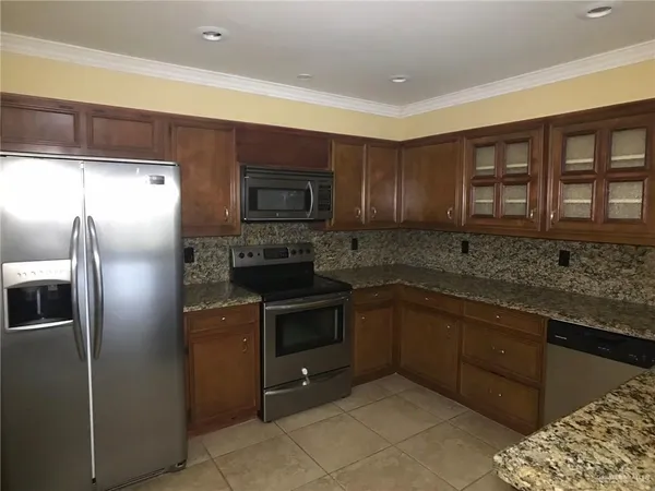 $1,565 | 242 San Jacinto Street, Mission, TX 78572