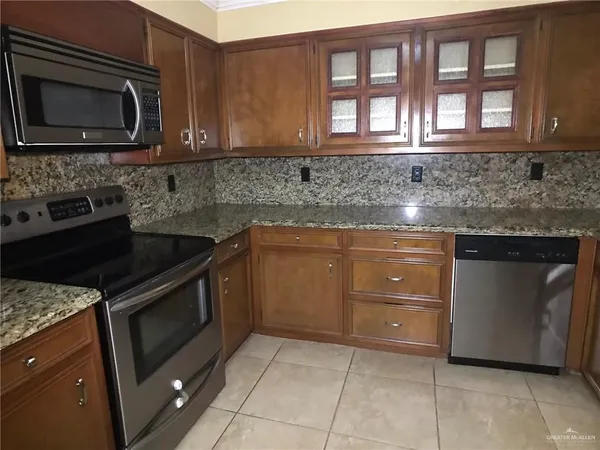 $1,565 | 242 San Jacinto Street, Mission, TX 78572