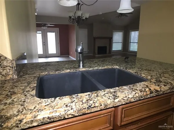 $1,565 | 242 San Jacinto Street, Mission, TX 78572