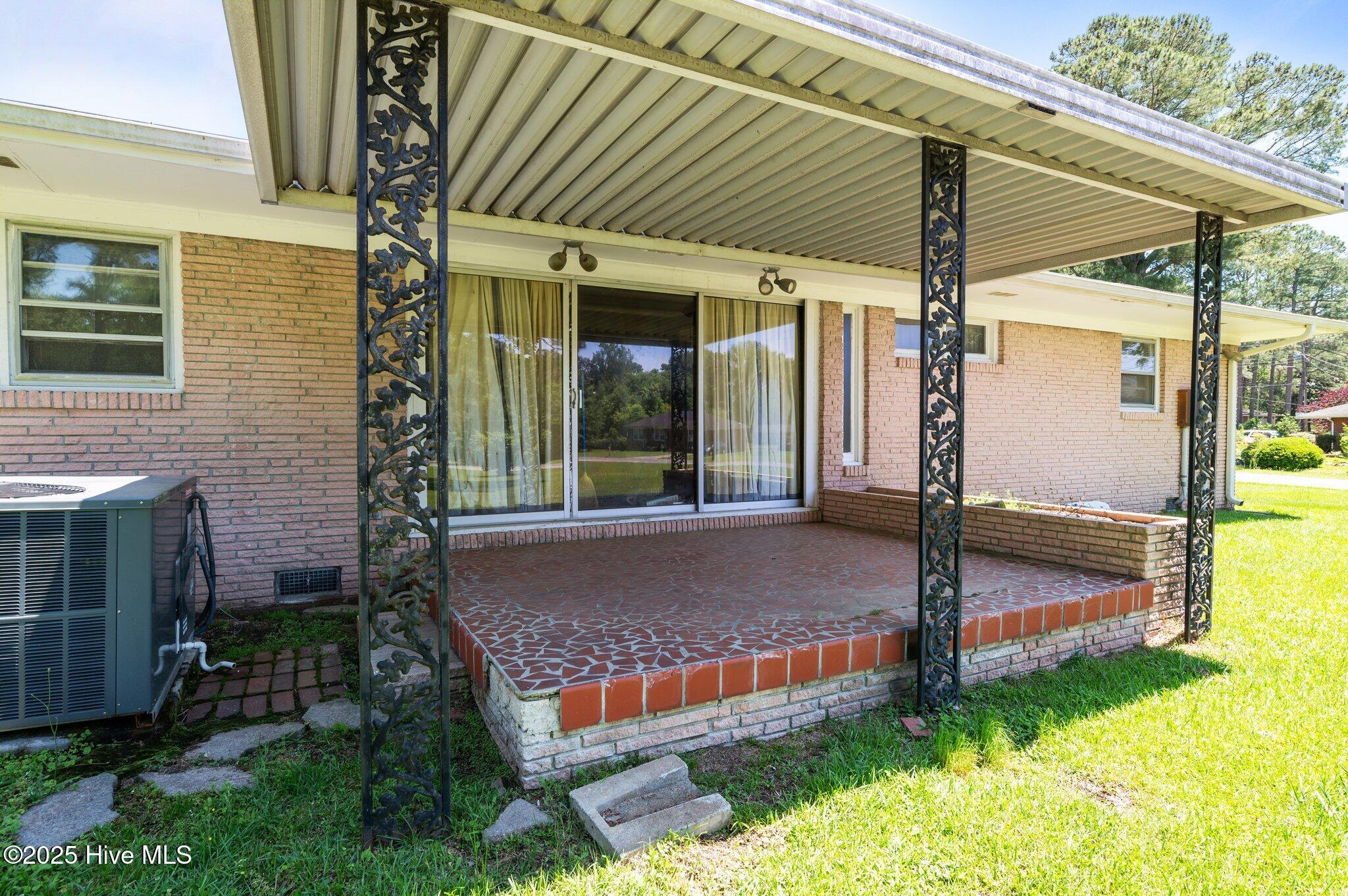 600 Liberty Hill Road Kinston, NC 28501 - Photo 34 of 48 Back Porch