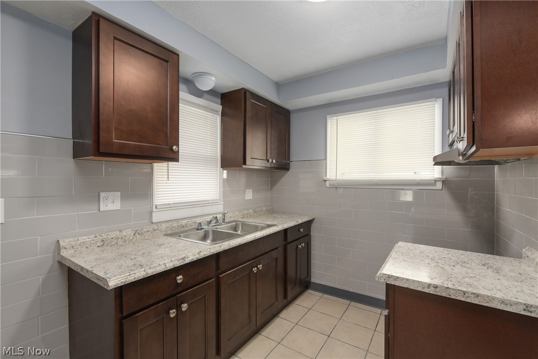 3921 Delmore Road Cleveland Heights, OH 44121 - Photo 17 of 35