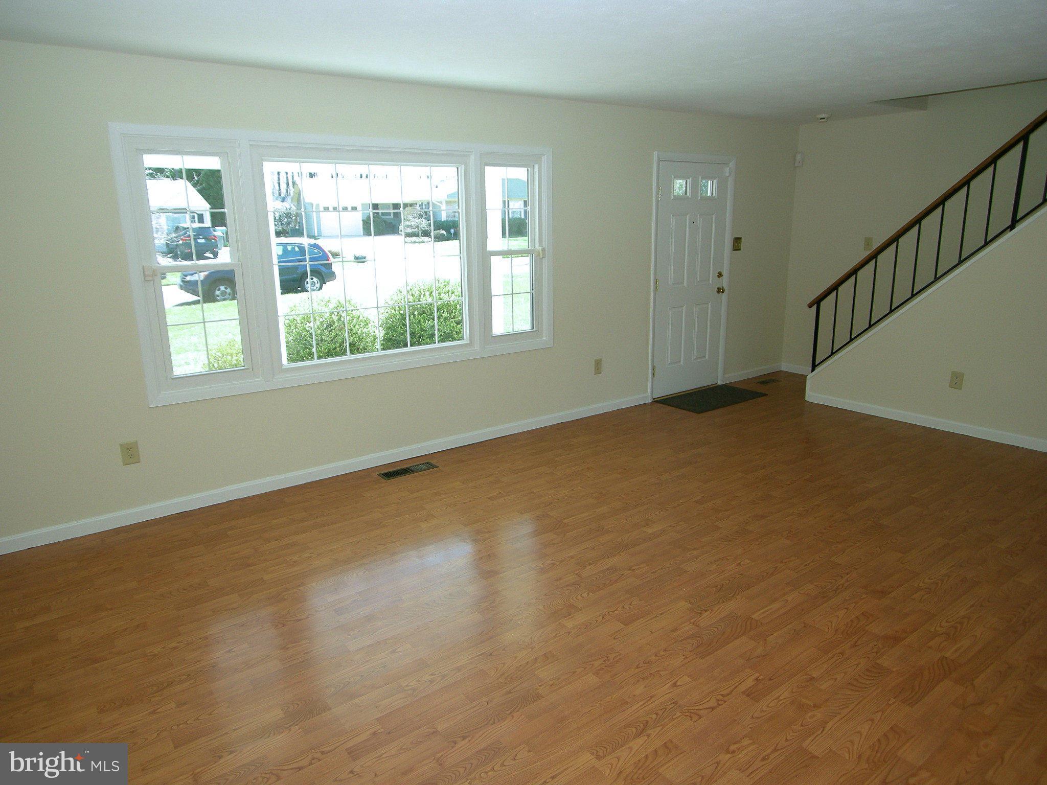 4514 Rising Lane Bowie, MD 20715 - Photo 3 of 21 Living Room
