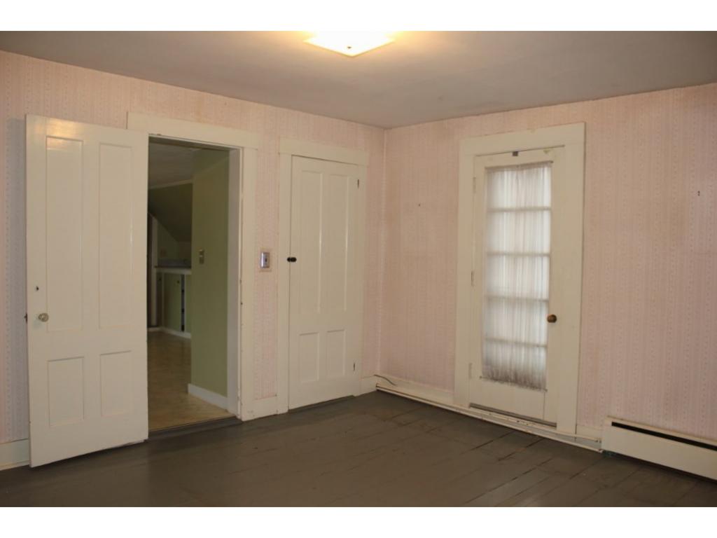 51 Pleasant Street Springfield, VT 05156 - Photo 14 of 27