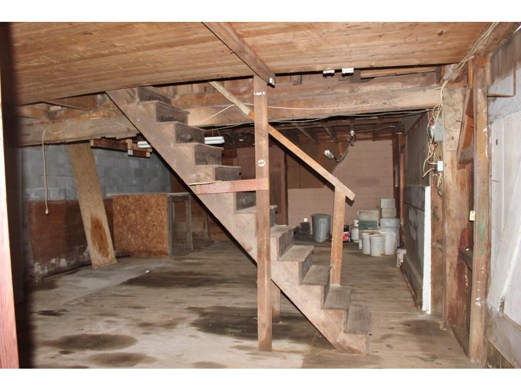 51 Pleasant Street Springfield, VT 05156 - Photo 22 of 27