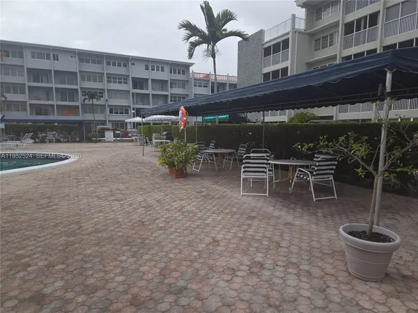 $1,550 | 330 Southeast 2nd Street, Unit 503H, Hallandale Beach, FL 33009