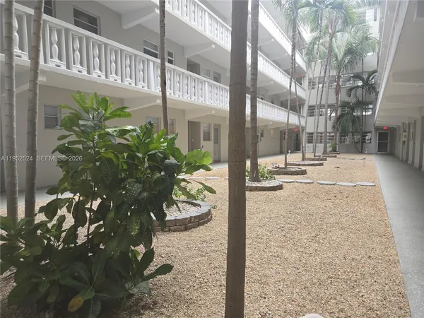 $1,550 | 330 Southeast 2nd Street, Unit 503H, Hallandale Beach, FL 33009