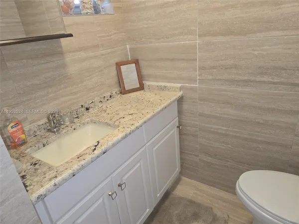 $1,550 | 330 Southeast 2nd Street, Unit 503H, Hallandale Beach, FL 33009