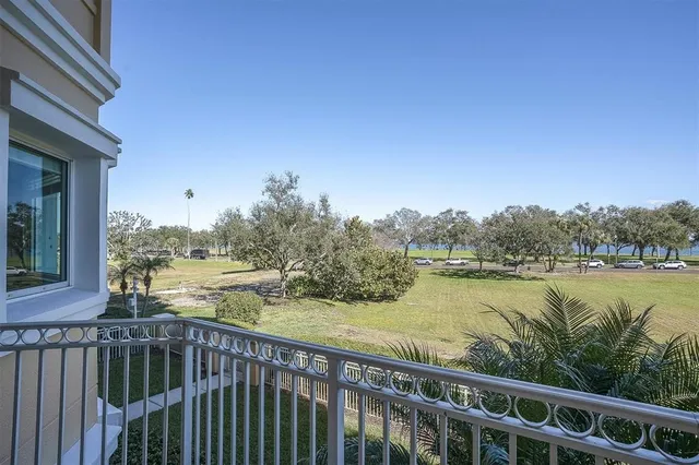 $1,800,000 | 555 5th Avenue Northeast, Unit 273, St. Petersburg, FL 33701