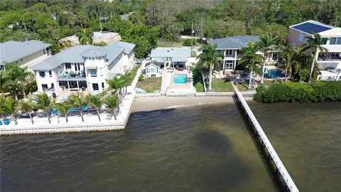 $900,000 | 950 Weedon Drive Northeast, St. Petersburg, FL 33702