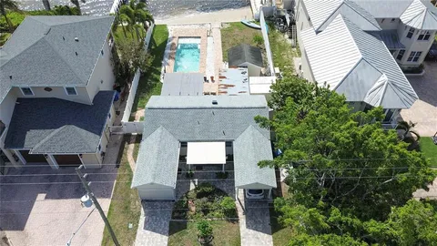 $900,000 | 950 Weedon Drive Northeast, St. Petersburg, FL 33702