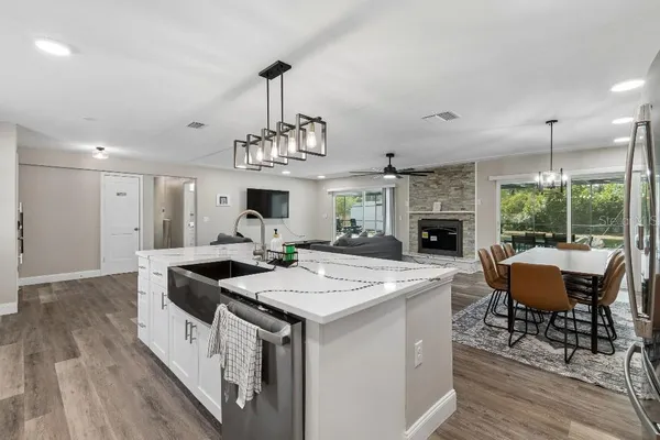 $549,995 | 615 Royal Crest Drive, Brandon, FL 33511