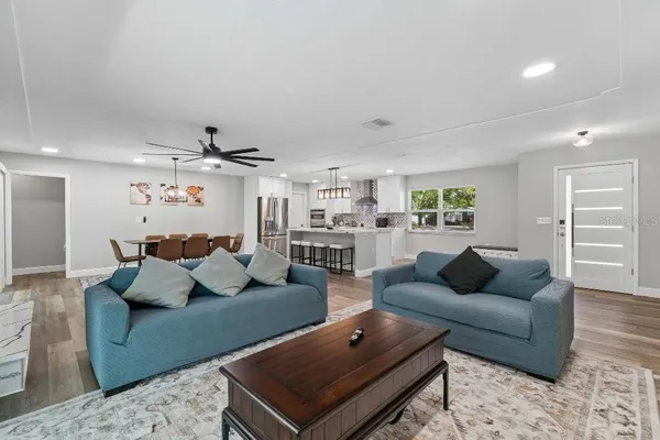 $549,995 | 615 Royal Crest Drive, Brandon, FL 33511