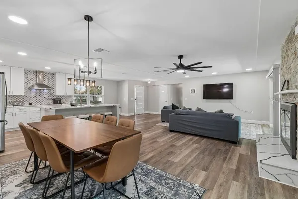 $549,995 | 615 Royal Crest Drive, Brandon, FL 33511