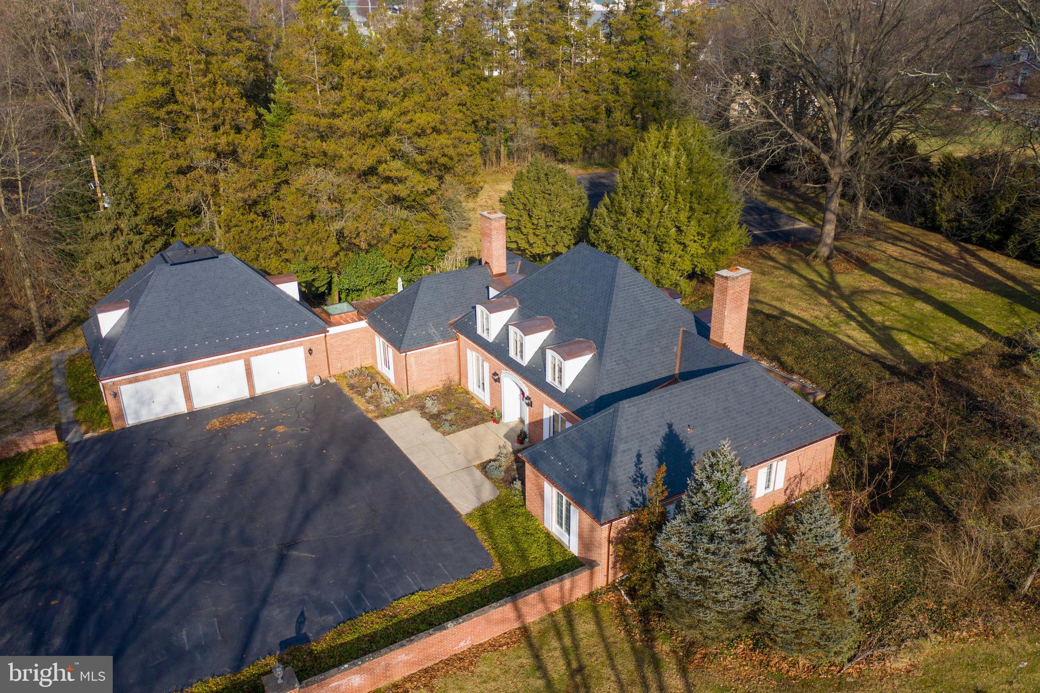 605 Hamilton Road Lancaster, PA 17603 - Photo 2 of 36 Gallery Image 2