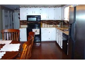 79 Auburn Road Londonderry, NH 03053 - Photo 3 of 5