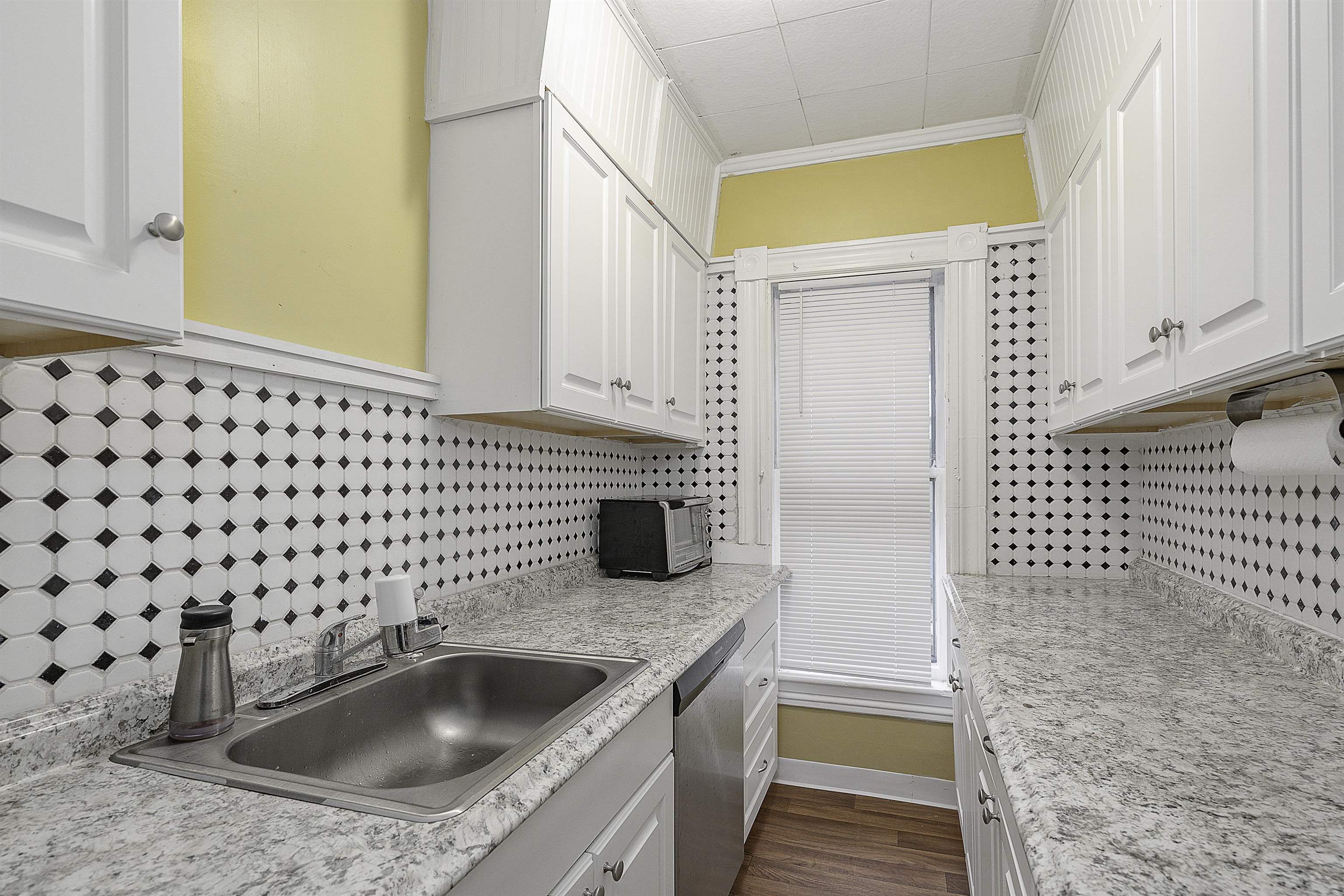321 Walnut Street Manchester, NH 03104 - Photo 13 of 40 Gallery Image 13
