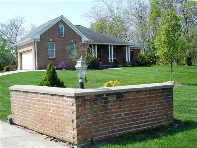 7101 Refugee Road Southwest Pataskala, OH 43062 - Photo 2 of 18