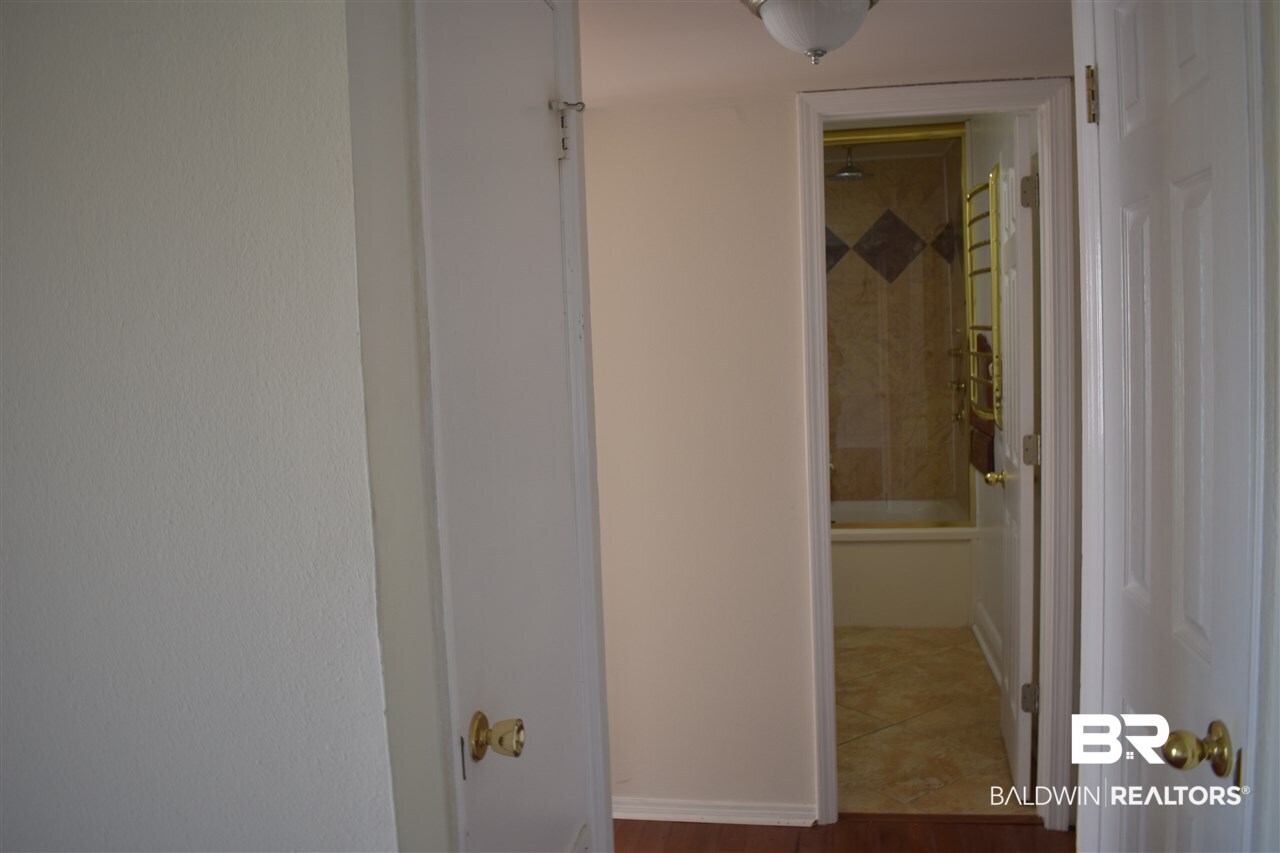 312 Riverbend Drive, Unit 312 Mobile, AL 36605 - Photo 14 of 43