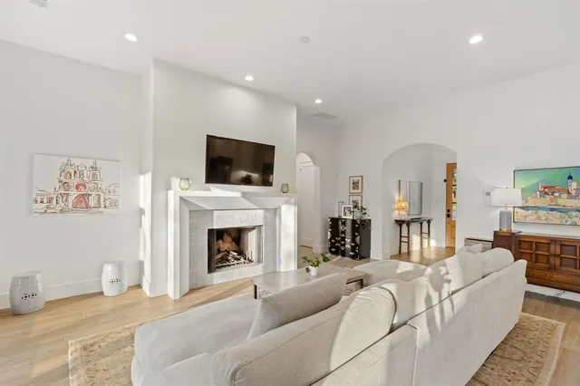 $13,000 | 9847 Mixon Drive, Dallas, TX 75220