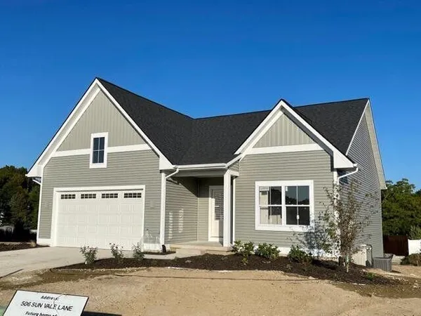 $475,000 | 580 Sun Vale Lane, Unit 5, Grandville, MI 49418