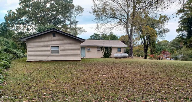 $324,000 | 732 East Highway 30, Oxford, MS 38655