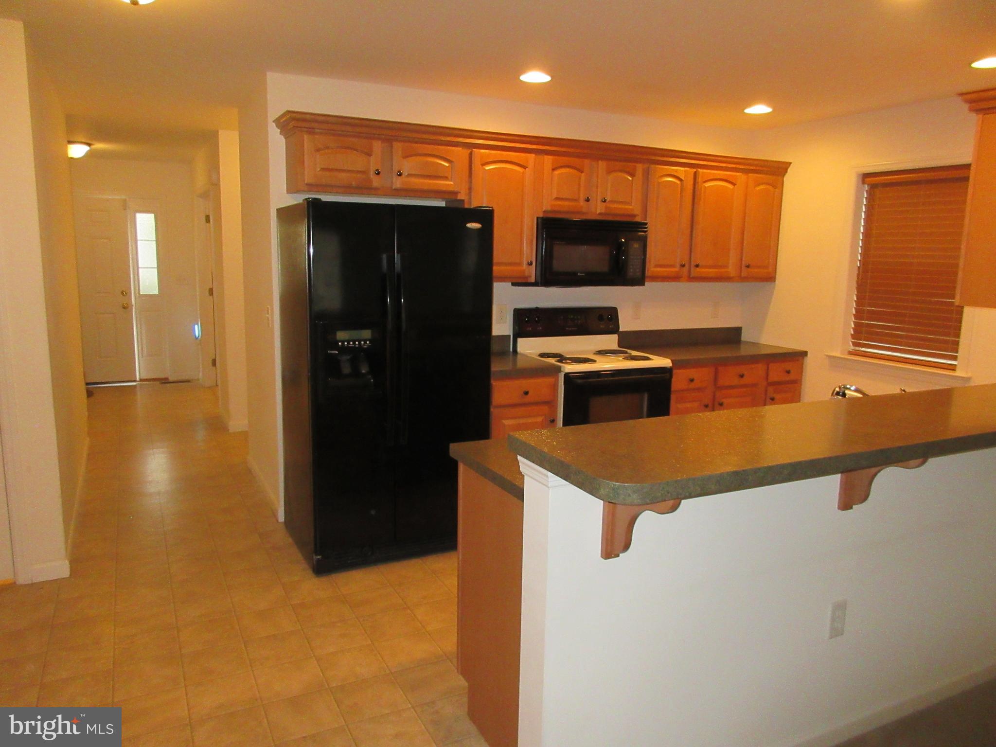 737 Palmer Circle Lititz, PA 17543 - Photo 13 of 22 breakfast bar