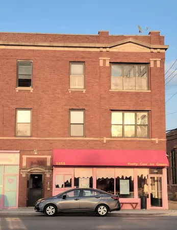$2,350 | 2355 North California Avenue, Unit 3S, Chicago, IL 60647