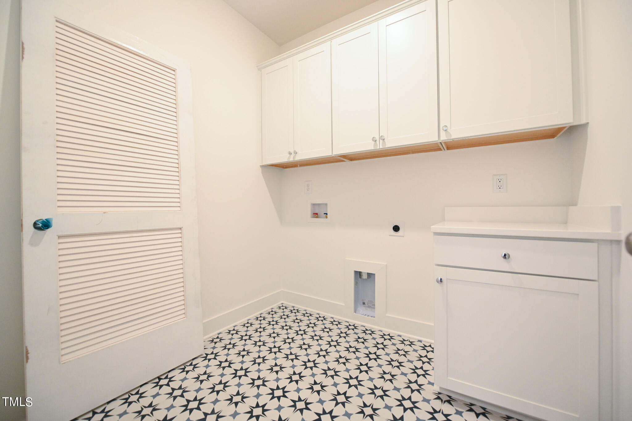 143 Sallyport Court Raleigh, NC 27603 - Photo 26 of 46 a bathroom with a sink