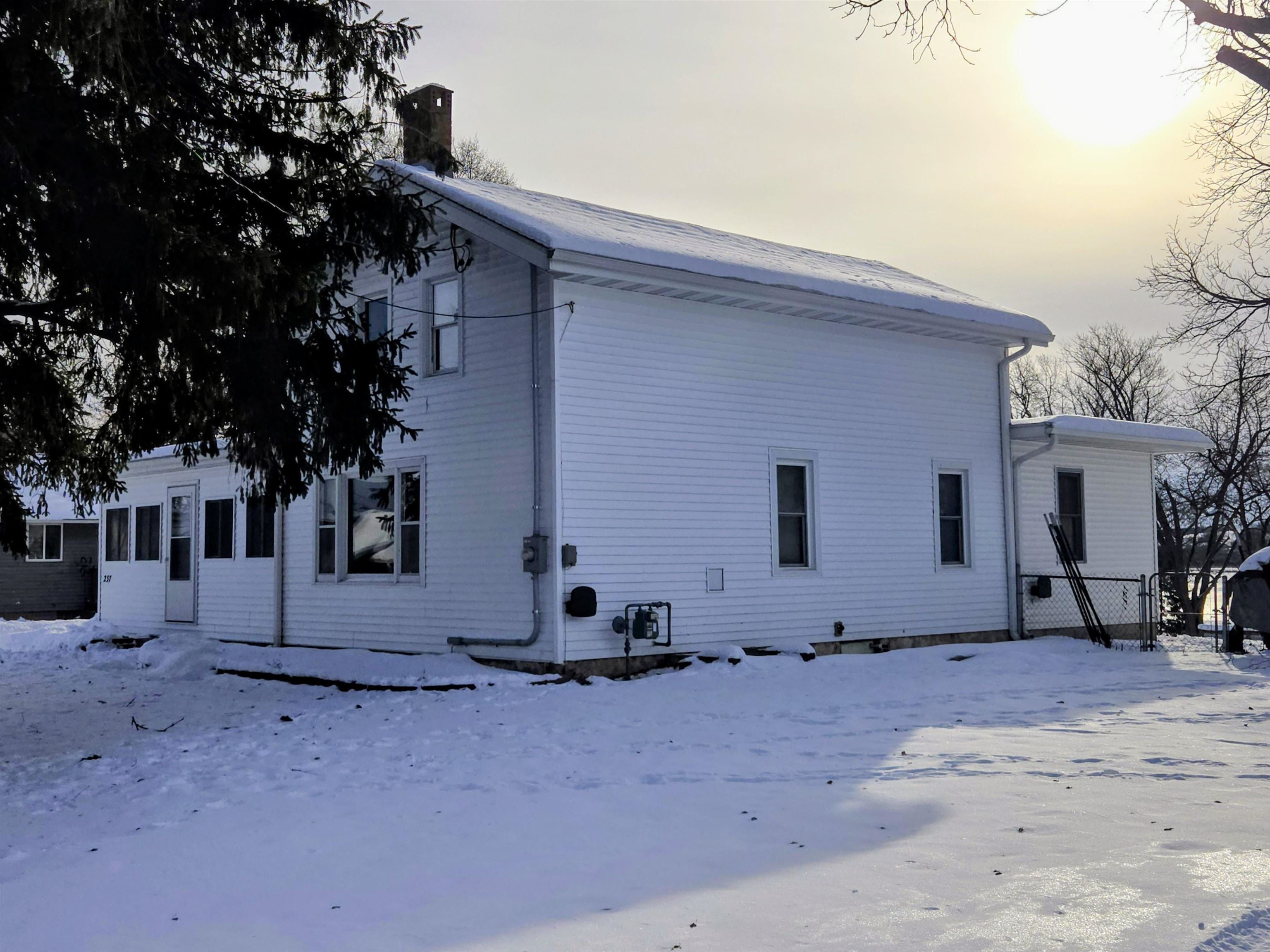 237 East Pearl Kingston, WI 53939 - Photo 2 of 34