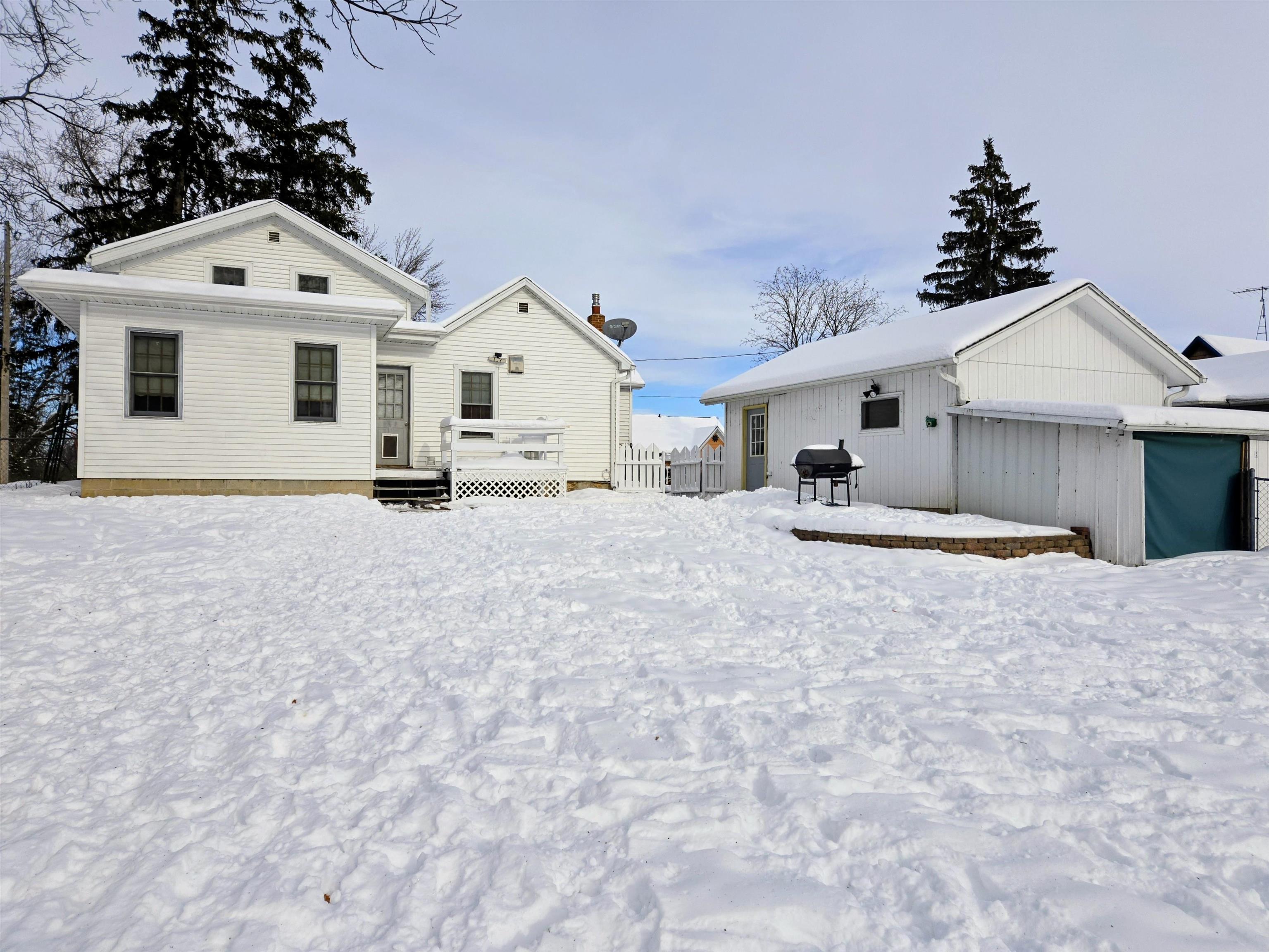 237 East Pearl Kingston, WI 53939 - Photo 29 of 34