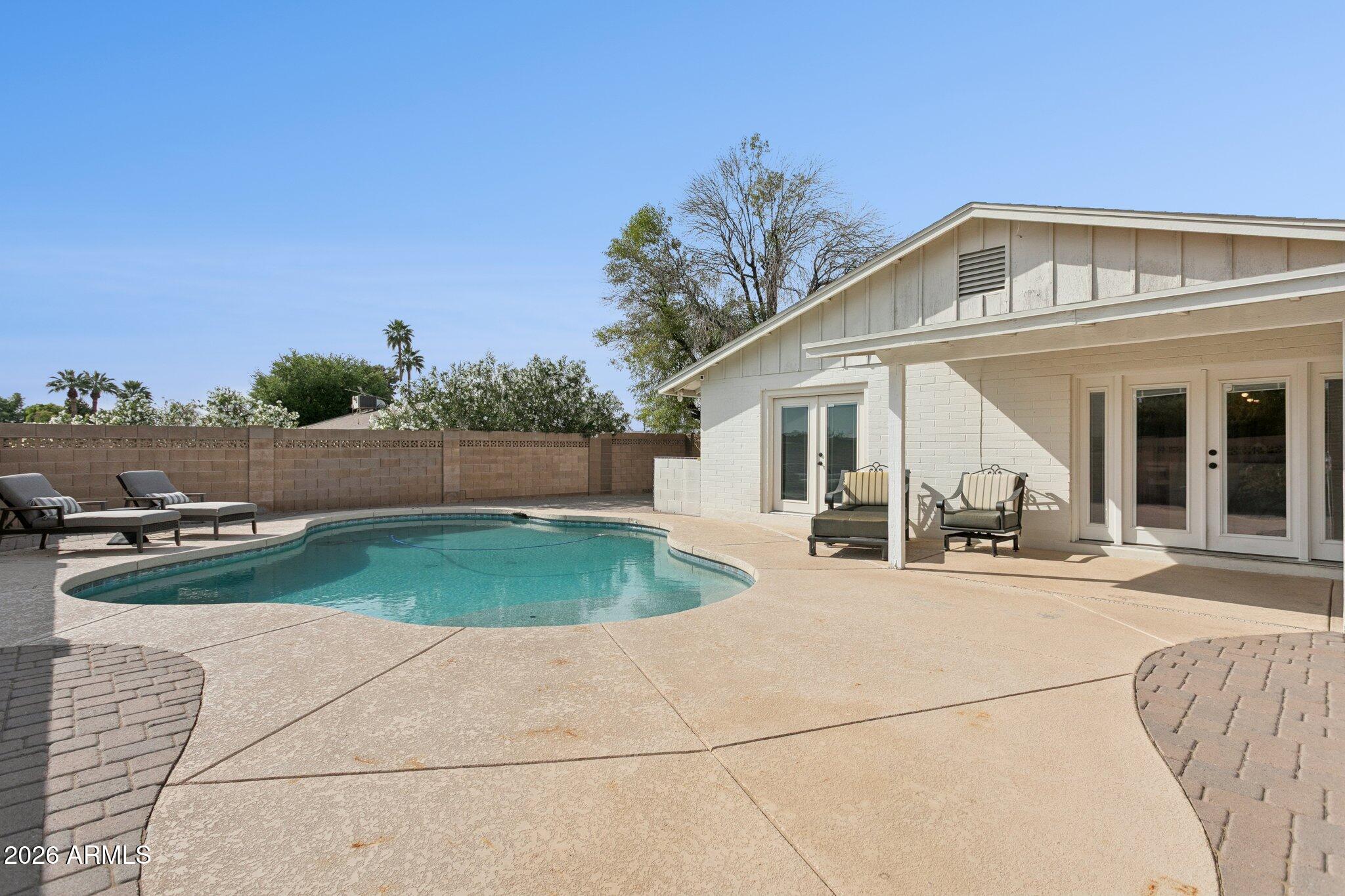 1715 West Orchid Lane Phoenix, AZ 85021 - Photo 38 of 62 Sparkling pool