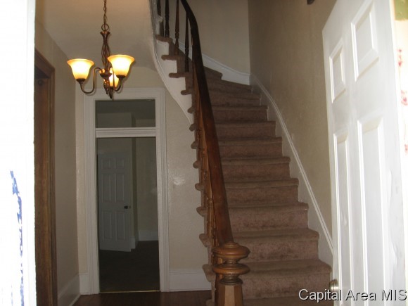 912 North 6th Street Springfield, IL 62702 - Photo 3 of 15