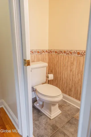 $439,500 | 2370 Nott Street East, Niskayuna, NY 12309