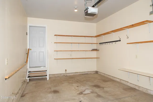 $439,500 | 2370 Nott Street East, Niskayuna, NY 12309