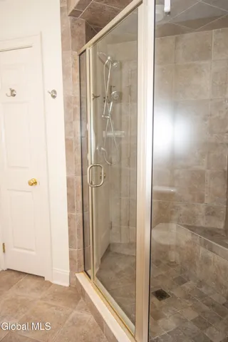 $439,500 | 2370 Nott Street East, Niskayuna, NY 12309