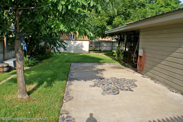 5201 Alvarado Road Amarillo, TX 79106 - Photo 11 of 11 Back Yard