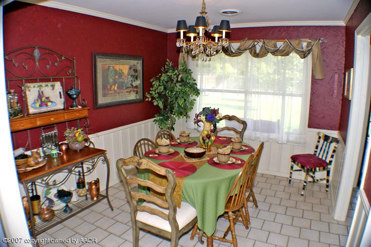 5201 Alvarado Road Amarillo, TX 79106 - Photo 4 of 11 Formal Dining Room