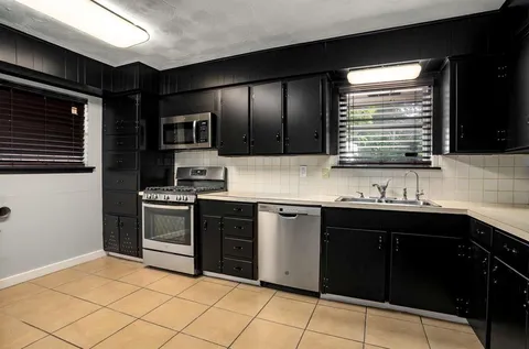 $289,999 | 405 Harriett Street, Arlington, TX 76010