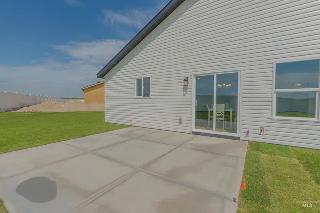 $365,900 | 2062 Lowline Avenue, Twin Falls, ID 83301