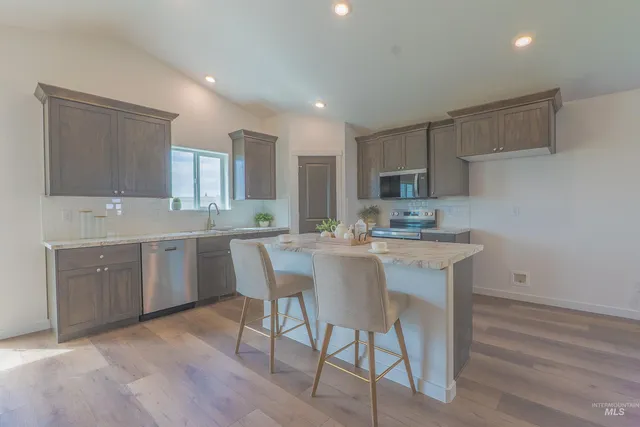 $365,900 | 2062 Lowline Avenue, Twin Falls, ID 83301