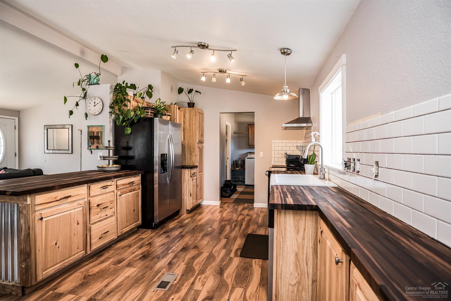 55855 Swan Road Bend, OR 97707 - Photo 10 of 25 Additional Photo