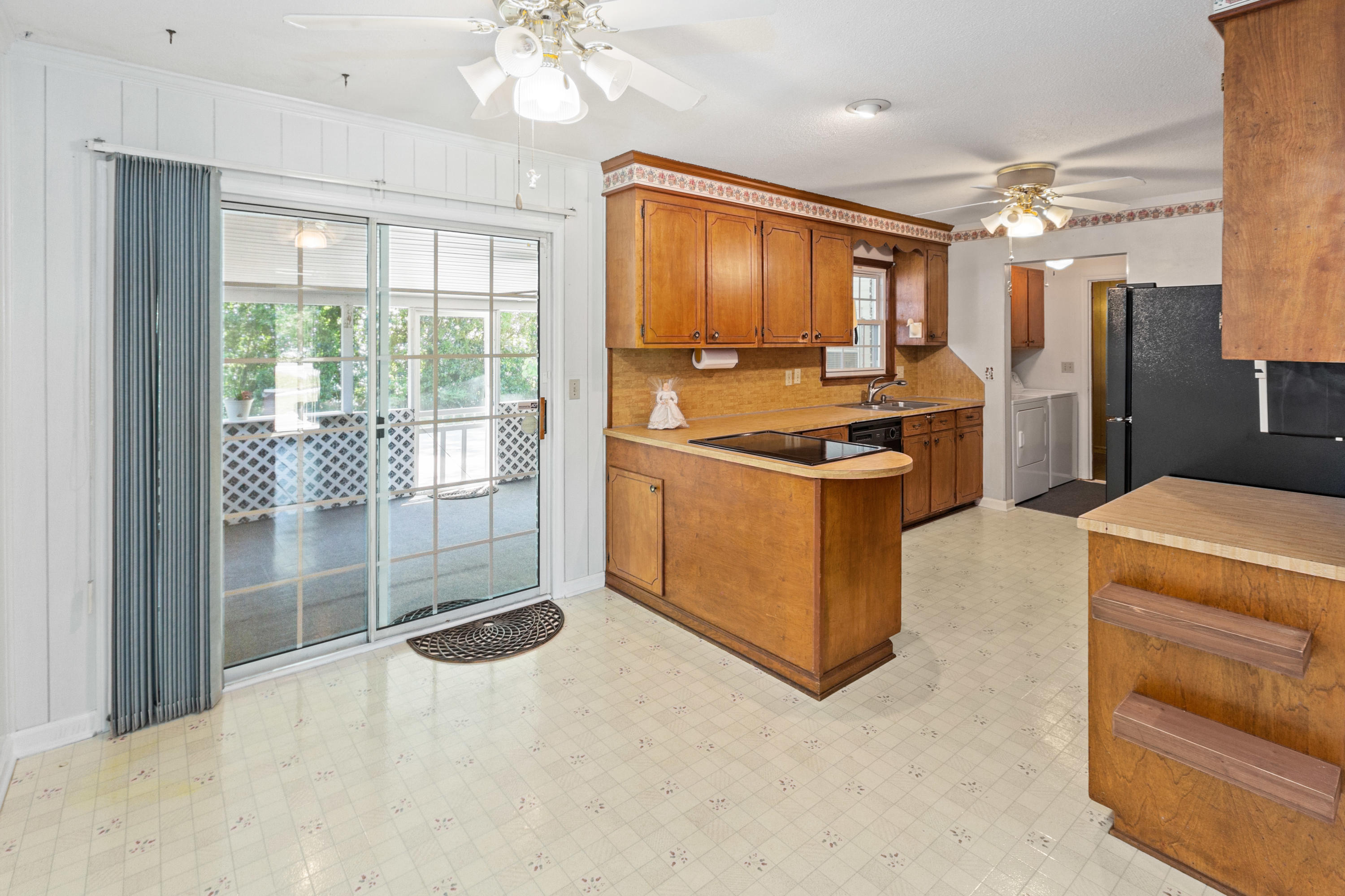700 Beech Hill Road Summerville, SC 29485 - Photo 5 of 34 700_Beech_Hill_Rd_Brett_Martin_Photograp