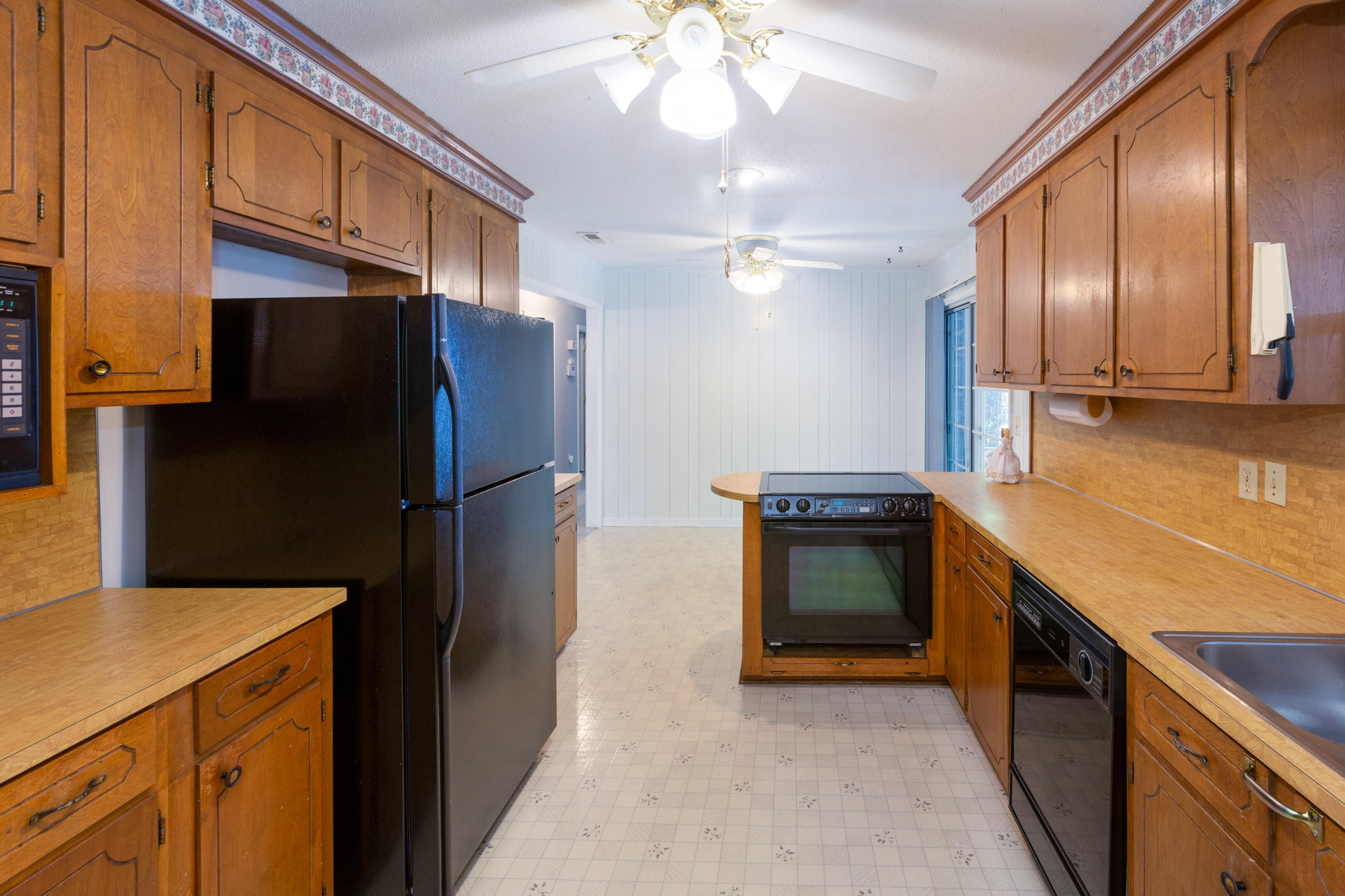 700 Beech Hill Road Summerville, SC 29485 - Photo 10 of 34 700_Beech_Hill_Rd_Brett_Martin_Photograp