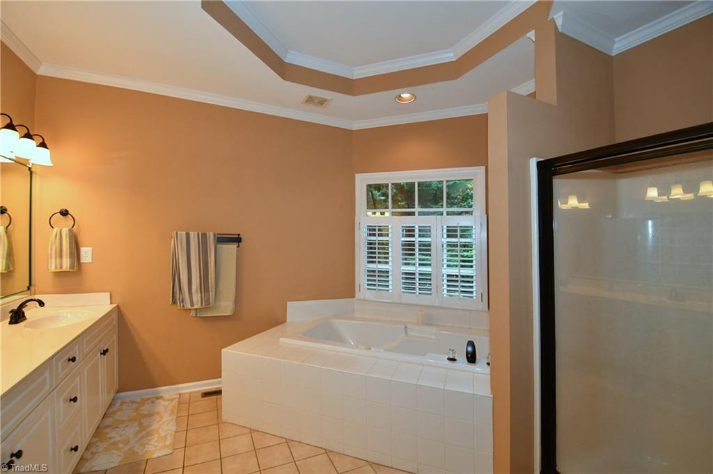 4856 Hearthstone Road Clemmons, NC 27012 - Photo 14 of 30 Master Bathroom