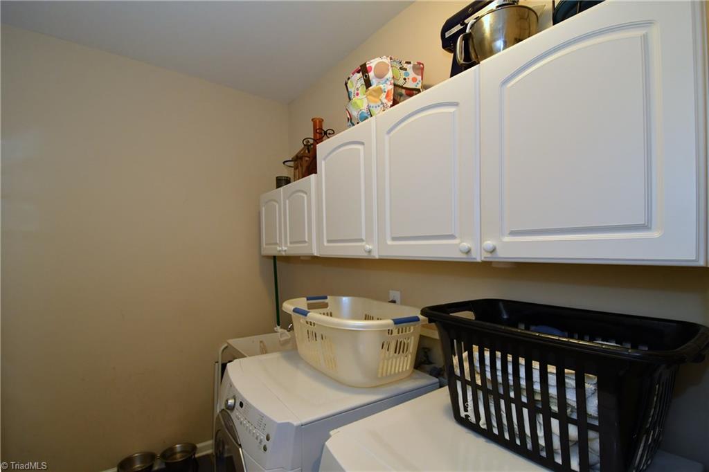 4856 Hearthstone Road Clemmons, NC 27012 - Photo 15 of 30 Laundry