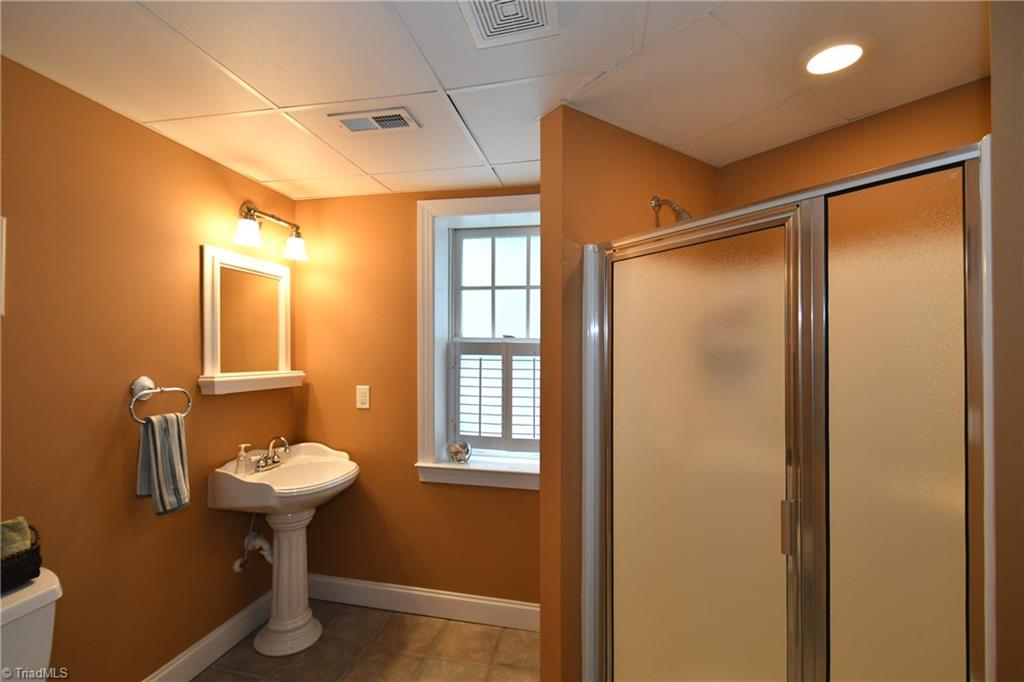 4856 Hearthstone Road Clemmons, NC 27012 - Photo 22 of 30 Bathroom