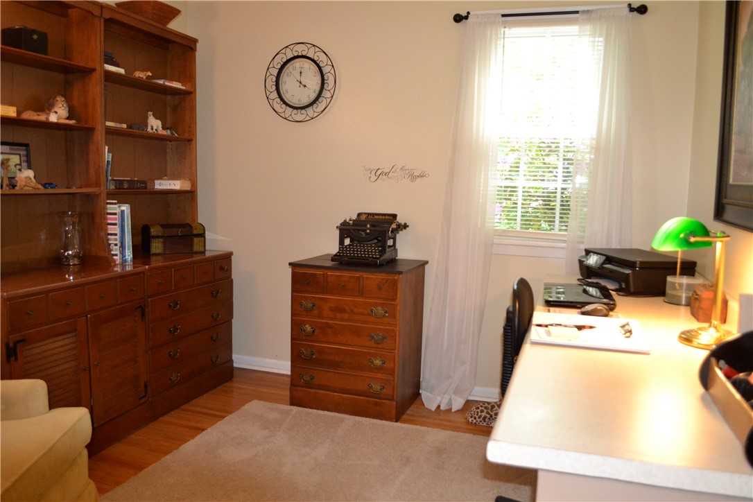 833 Dewitt Road Webster, NY 14580 - Photo 11 of 20 Bedroom #2