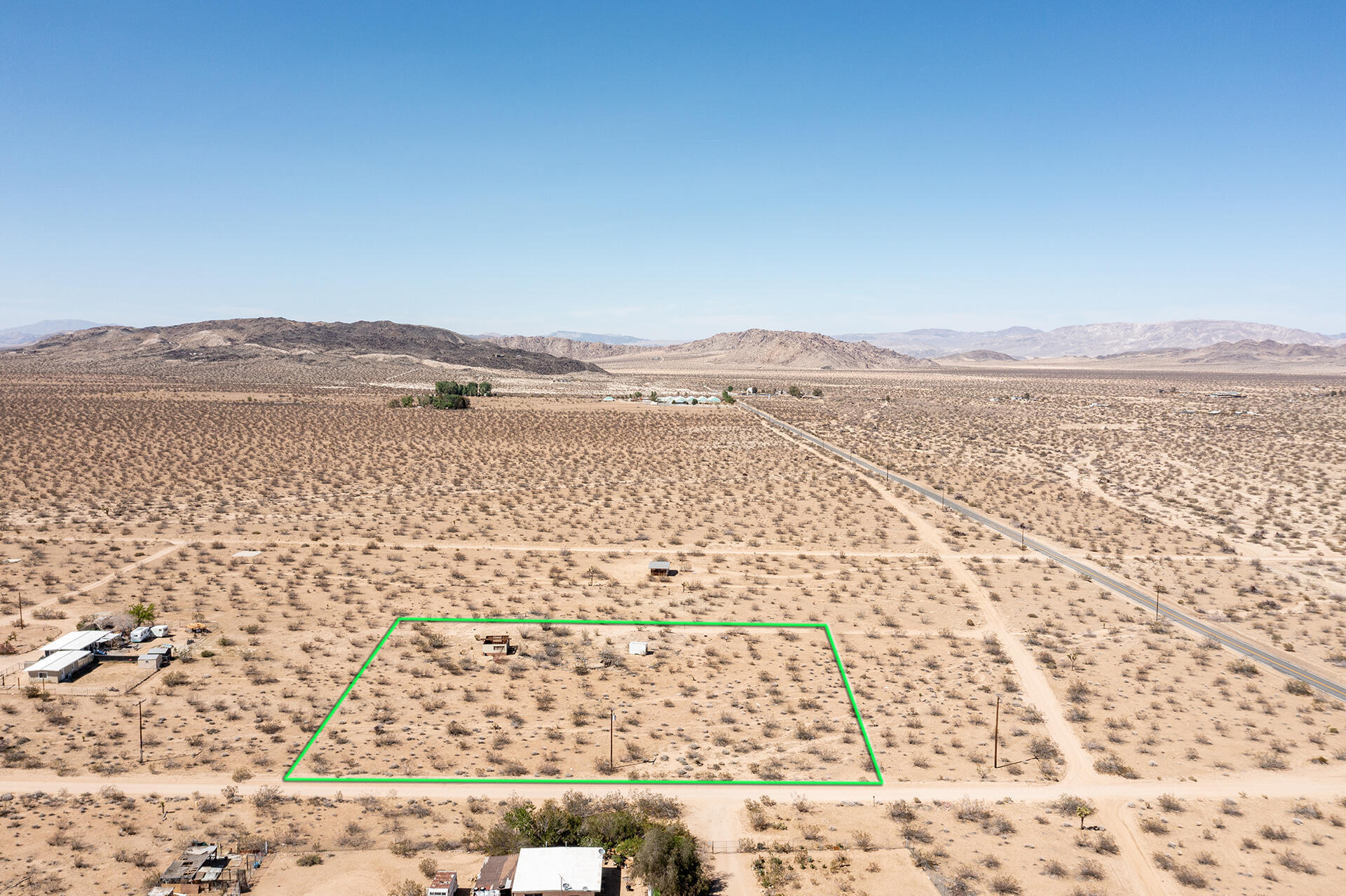 57628 Pine Street Landers, CA 92285 - Photo 17 of 25 a view of city and mountain